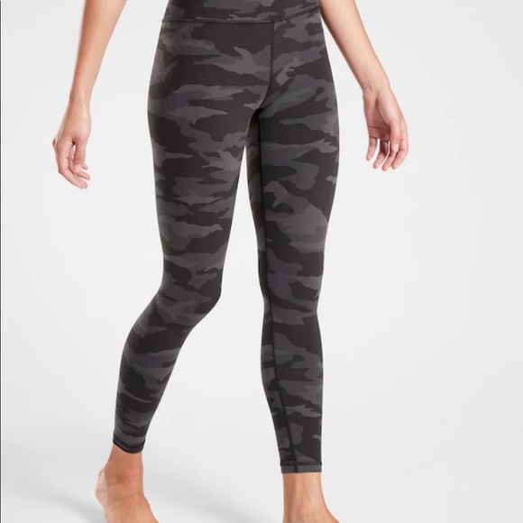 Athleta Pants - Athleta Elation 7/8 Tight Camo PSmall
